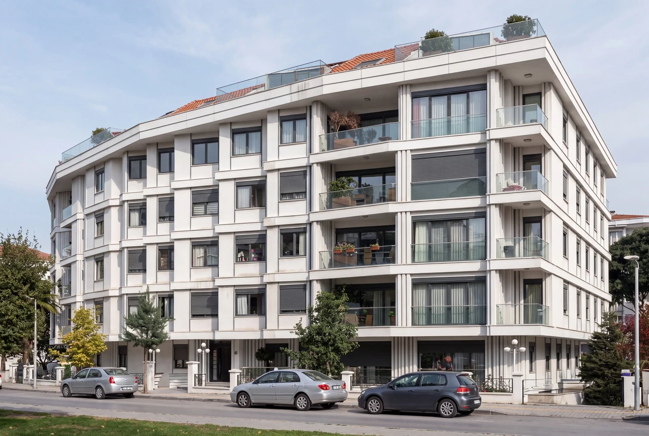 Gerzoğlu 2 Apartmanı, İdealtepe; kavisli cadde cephesi